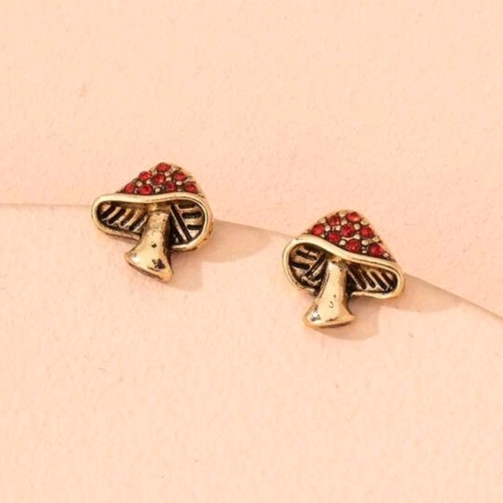 🍄 Adorable Mushroom Earrings
